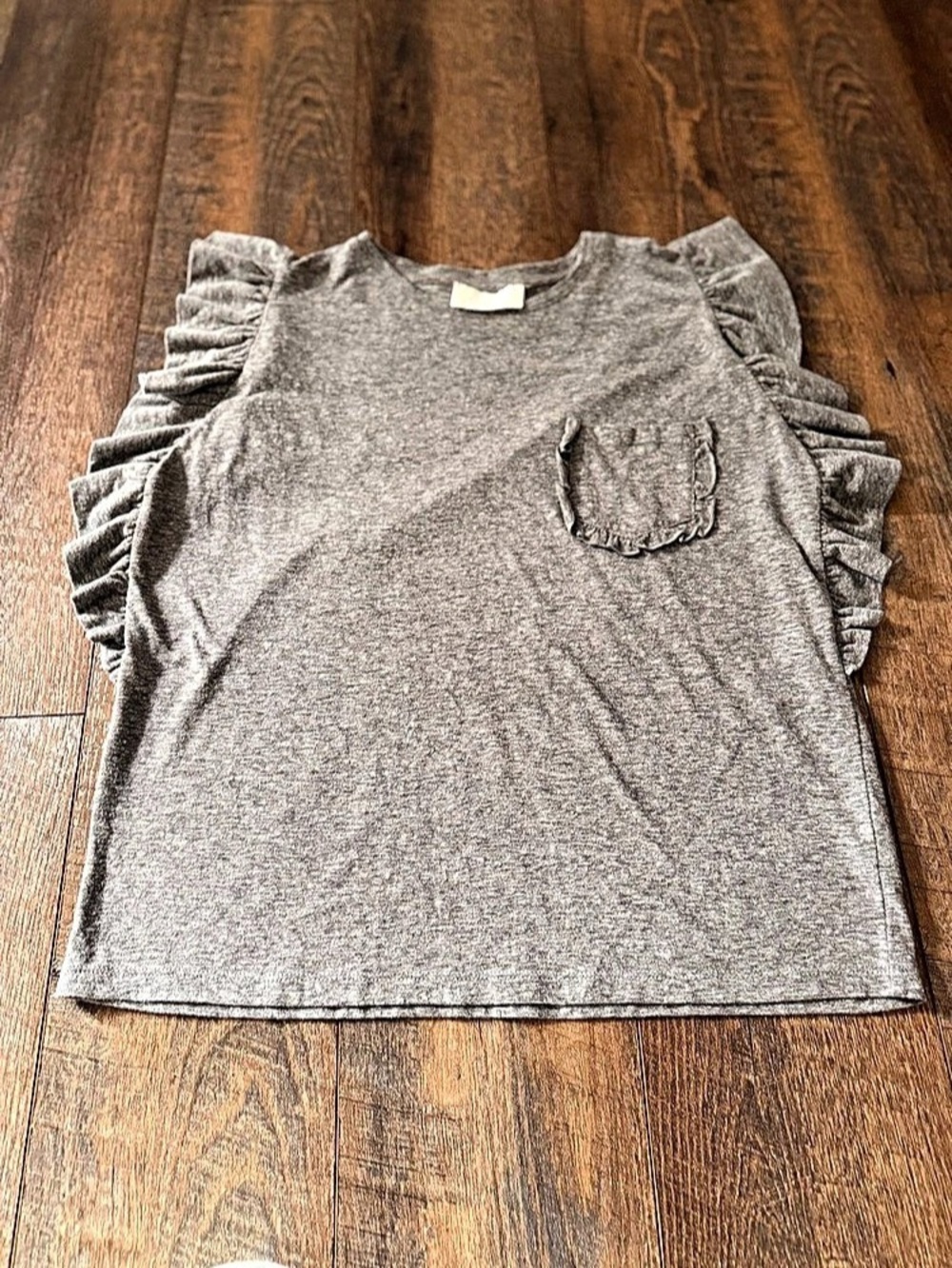 Ruffle top in Heather gray - Like New